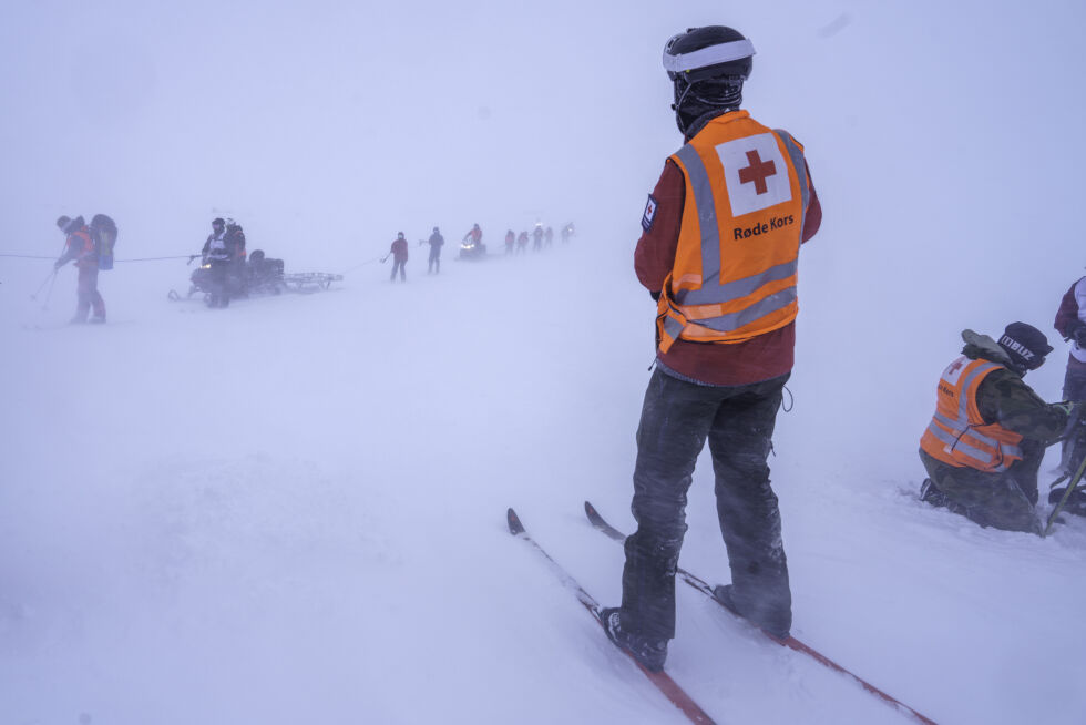 Mange har vist godt fjellvett i en påske preget av dårlig vær mange steder. Her fra Finsekurset tidligere i år der Røde Kors-folk får opplæring i å lede leteaksjoner.
 Foto: Cornelius Poppe / NTB