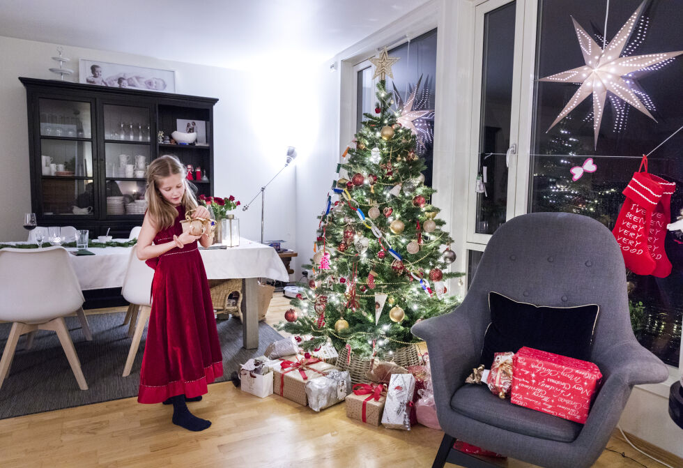 De fleste nordmenn skal ha juletre i år også. En av tre velger ekte vare.
 Foto: Gorm Kallestad / NTB