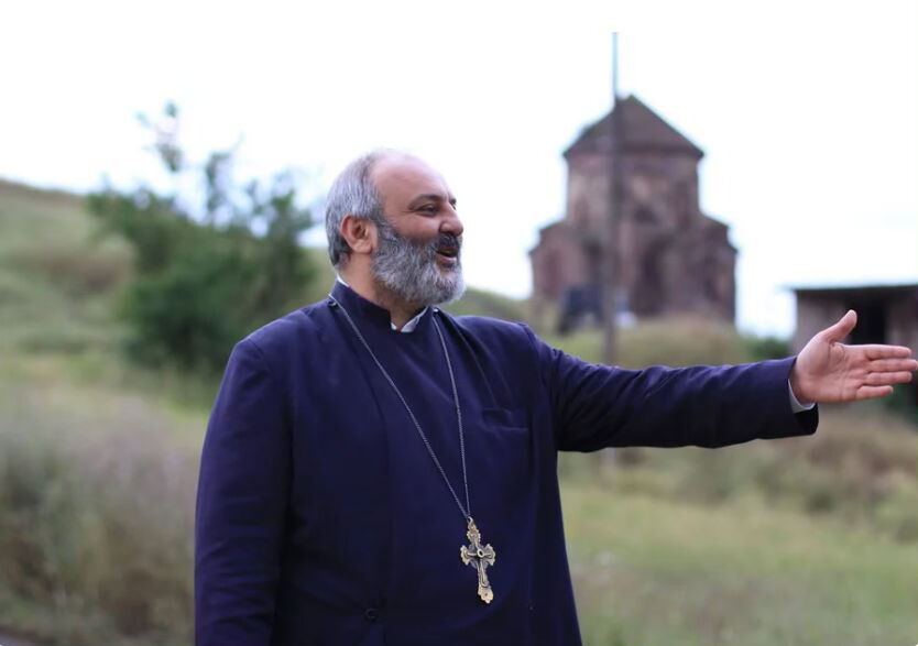 Bagrat Galstanyan protesterer mot militært nederlag mot Aserbajdsjan og statsminister Nikol Pasjinjans avståelse av territorium til nabolandet.
 Foto: Aravot.am