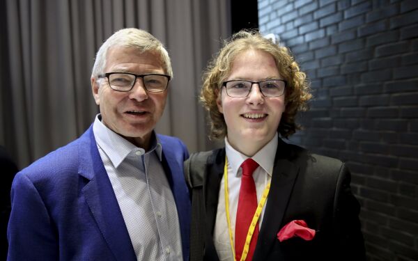 Bondevik melder seg ut av KrF