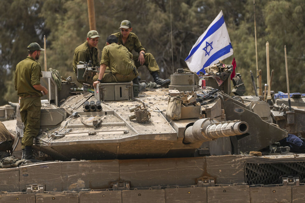 Israelske soldater ved grensen til Gaza i Sør-Israel 29. mai 2024.
 Foto: NTB/AP/Tsafrir Abayov