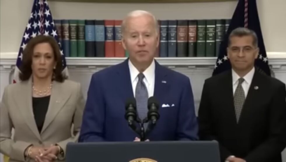 Et klipp der Joe Biden leser for mye fra prompter har gått viralt i sosiale medier.
 Foto: Skjermdump YouTube