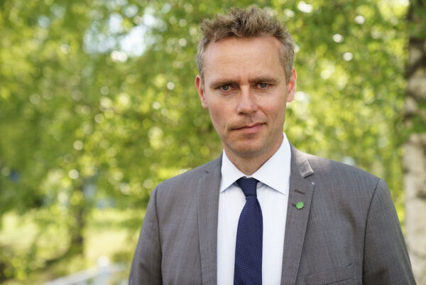 Ola Borten Moe ber oss tenke på jødene i Norge på nasjonaldagen