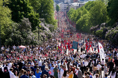 Nesten en halv million i Oslo sentrum på nasjonaldagen