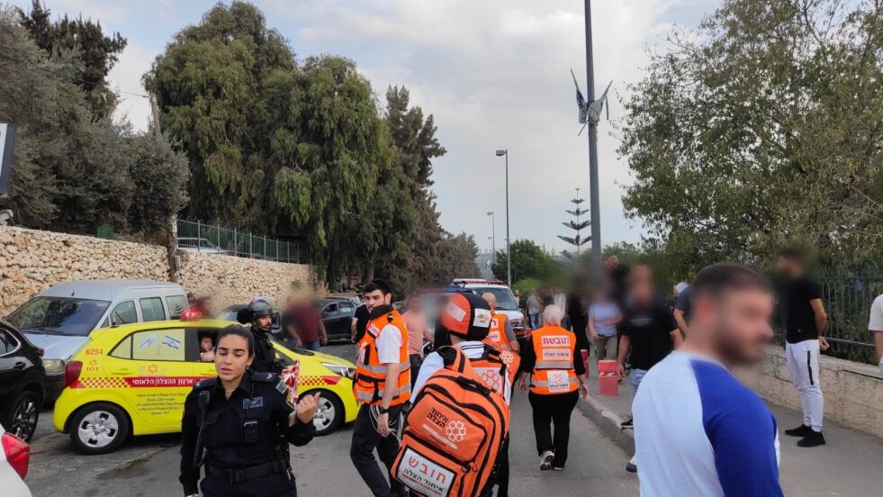 Fra byen vest for Jerusalem som ble direkte truffet av en rakett.
 Foto: United Hatzalah