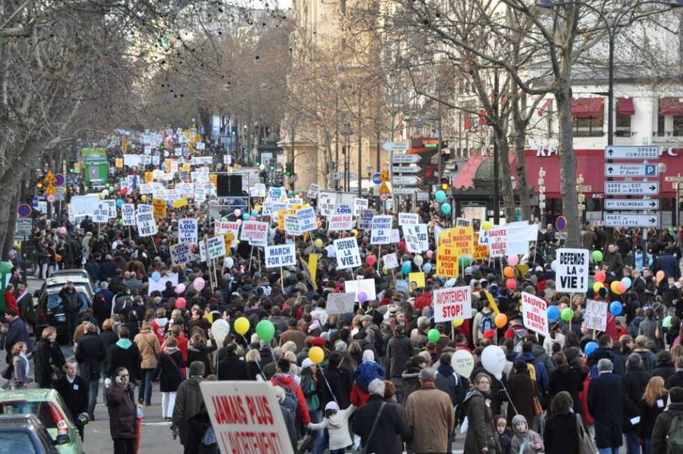 Fra den årlige ja til livet-marsjen i Paris. Illustrasjonsfotoet er tatt i januar 2010.
 Foto: Wikimedia Commons