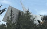 Yad Vashem i ny drakt