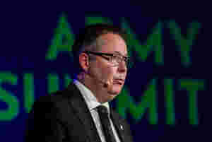 Norge gir fem militære ambulansebusser til Ukraina
