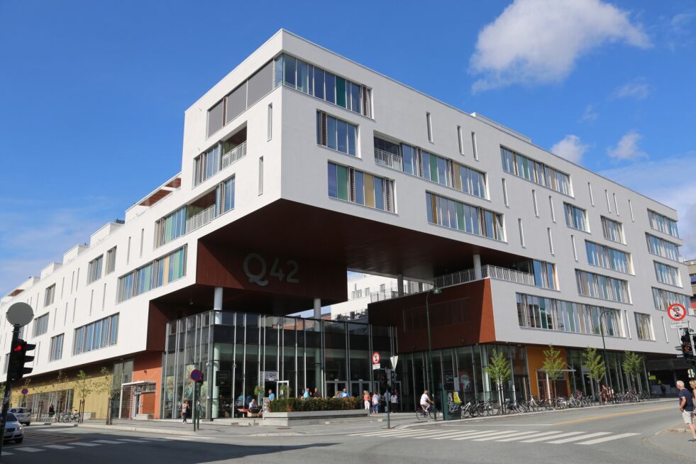 GIGANTBYGG: Menighetens hovedkvarter Q42 ruver i bybildet i Kristiansand.
 Foto: Tor-Bjørn Nordgaard