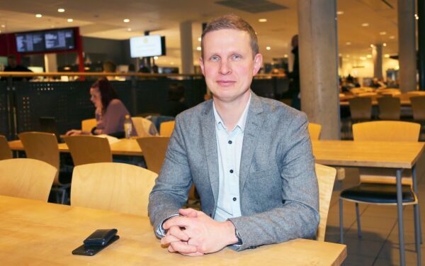 Vil fjerne tredeling av foreldrepermisjonen