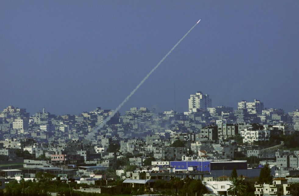 Rakett fra Gaza på vei mot Israel. Illustrasjonsfoto fra arkiv: AP / NTB Scanpix