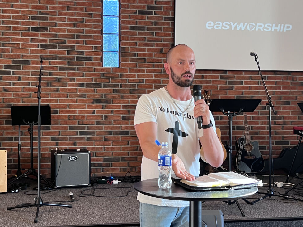 Øyvind Heggernes talte onsdag på Tertnes bedehus under sommerstevnet til Evangeliet Ut Til Folket.
 Foto: Trine Overå Hansen