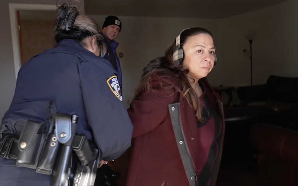 Adele Andaloro ble arrestert i New York etter at hun ba husokkupantene som hadde bosatt seg i huset hennes om å flytte ut. – Det er ikke rettferdig at jeg som huseier må gjennomgå dette, sier hun til ABC7NY.
 Foto: Skjermdump/ABC7NY