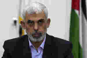 Israel vil la Sinwar slippe unna til eksil, som Arafat