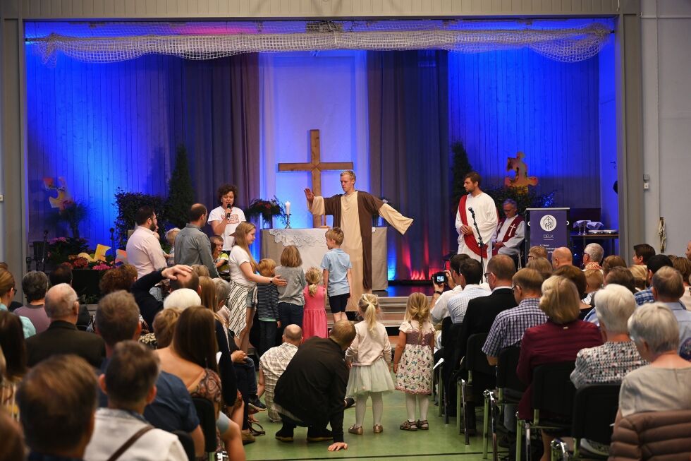 STEVNE: Alle generasjoner deltok på Sankthansstevnet til Det Evangelisk-Lutherske Kirkesamfunn i fjor. I år blir det et digitalt alternativ.
 Foto: Delk.no