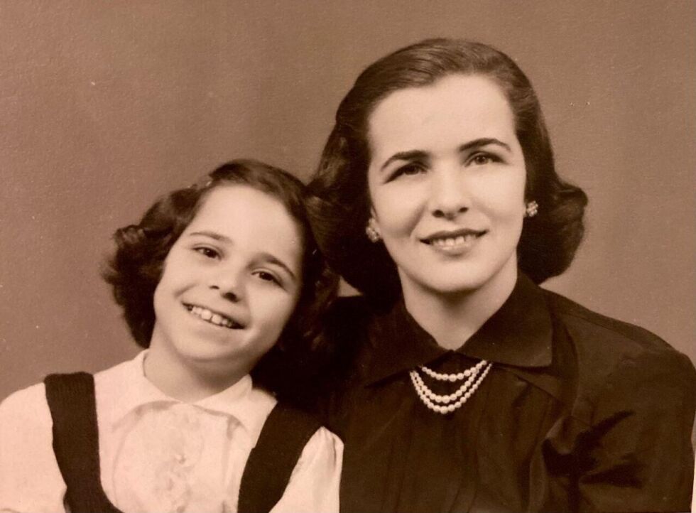 Holocaust-overlevende Rose Girone (112) og datteren Reha Bennicasa (84). 6 millioner jøder ble myrdet under Den andre verdenskrig.
 Foto: Ukjent/Ynetnews.