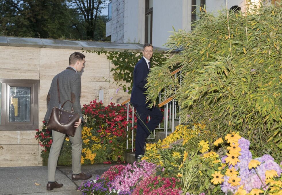 KrF-leder Knut Arild Hareide på vei inn til møtet i statsministerboligen. Foto: Vidar Ruud / NTB scanpix