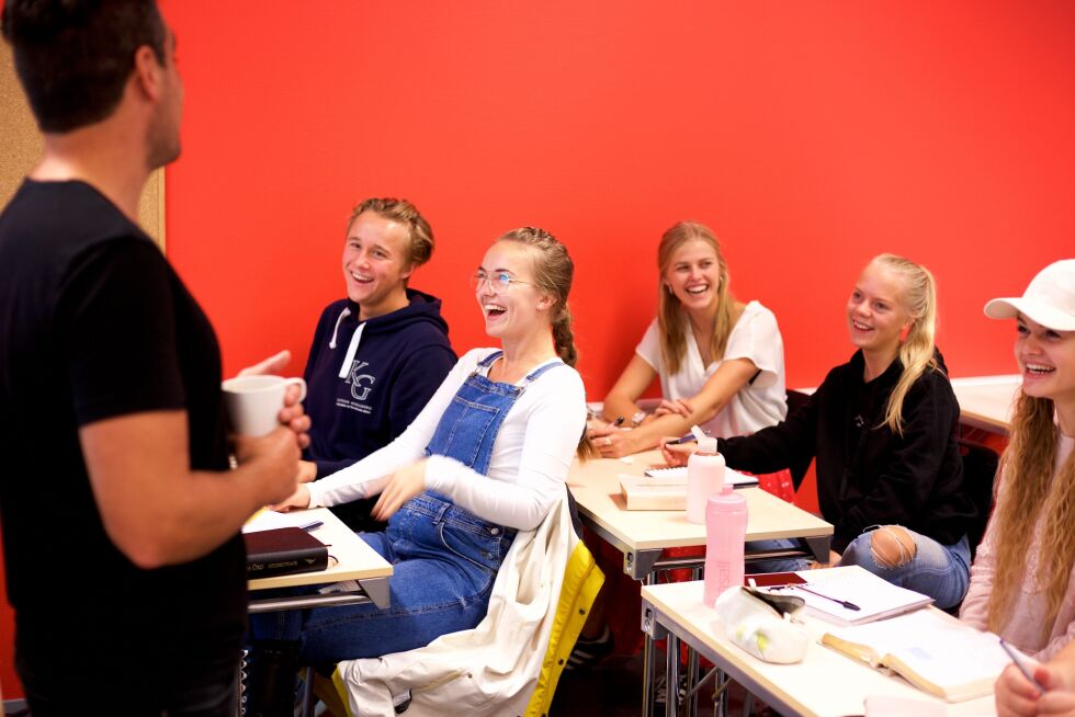 Elever ved bibelskolen til Anskarskolen i Kristiansand som også tilbyr høgskoleutdanning.
 Foto: Anskarskolen/KPK