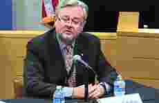 Seier for Israel: Schabas trekker seg