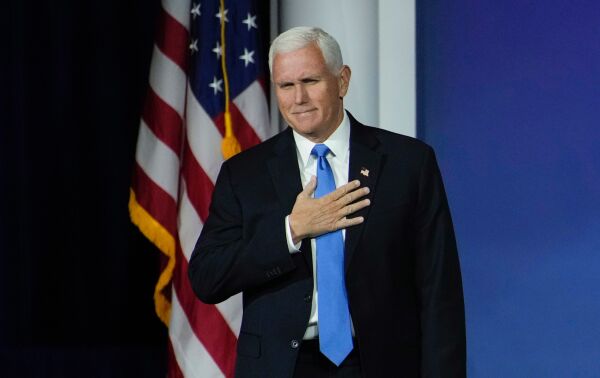 Mike Pence trekker seg fra presidentvalgkampen