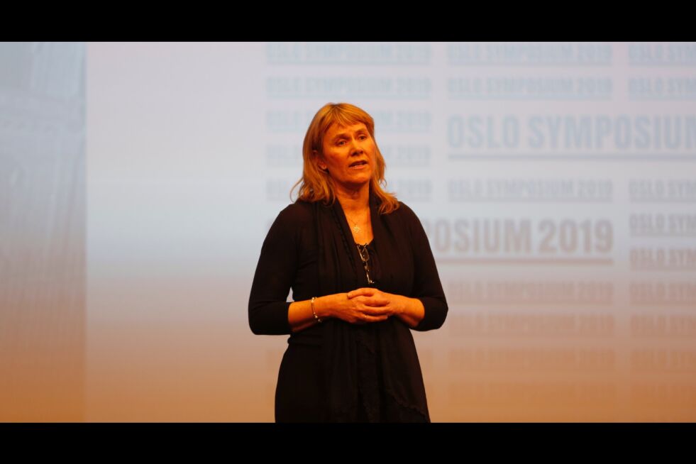Eva Olsvold Sundar avdekket antisemittismens historie og kjernebudskap, da hun talte på Oslo Symposium.
 Foto: Tor-Bjørn Nordgaard