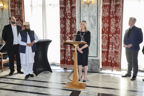 Religiøse ledere samlet til fredsmarkering i Oslo rådhus