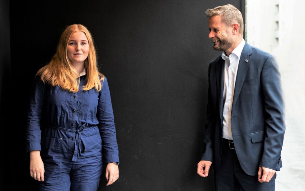 Ingrid Ivo Vatnar Eikje hadde besøk av helseminister Bent Høie i podcasten sin som er laget av organisasjonen Menneskeverd.
 Foto: Susanne Ward Ådlandsvik