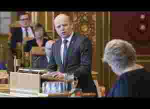 SP grillet statsministeren om Acer