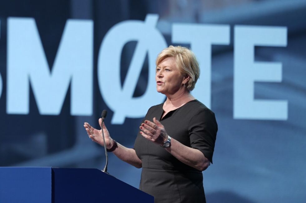 Avtroppende leder i Fremskrittspartiet, Siv Jensen, holder tale på Frps landsmøte lørdag formiddag.
 Foto: Stian Lysberg Solum / NTB