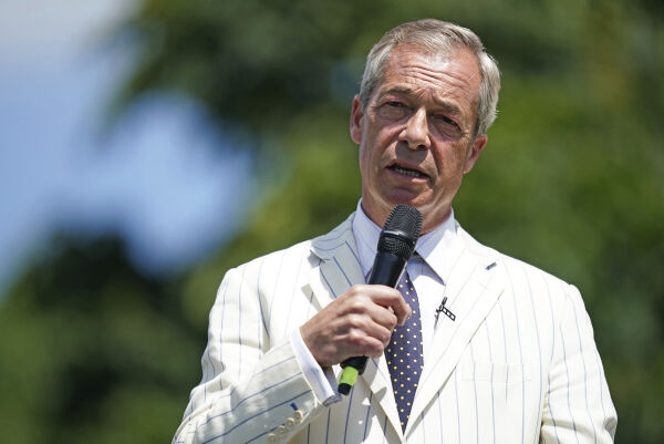 Nigel Farage prøver for åttende gang å bli folkevalgt i Storbritannia