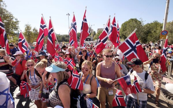 Opplever seg presset ut av Israel