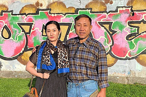 FRI: Menneskerettsaktivisten Nguyen Bac Truyen er ute av fengslet i Vietnam. Sammen med kona Kim Phuong Bui er han nå kommet trygt til Tyskland.
 Foto: Privat / Facebook