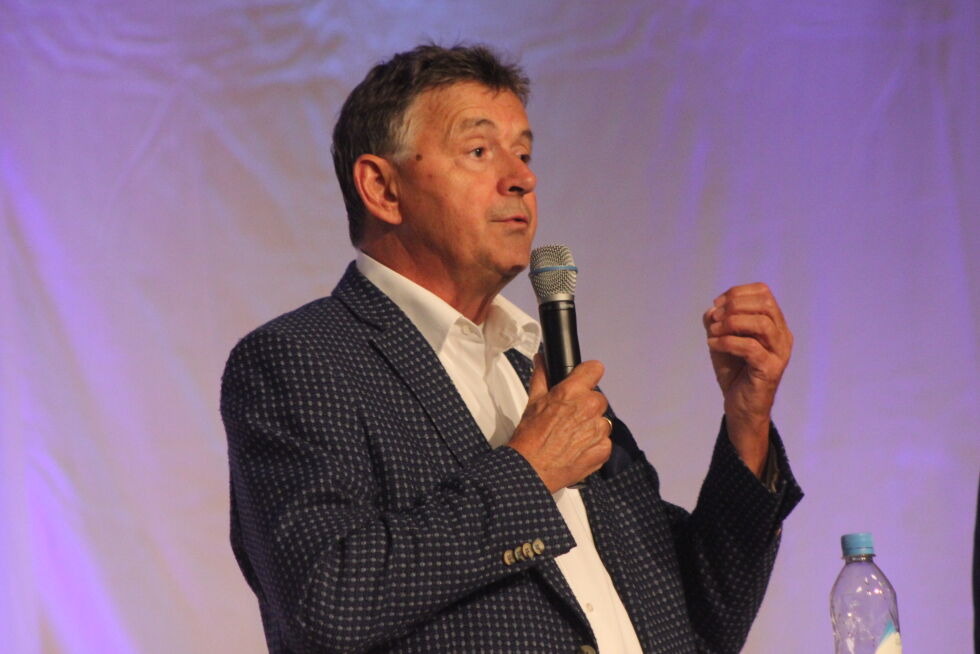Cornelis Kant, leder for Christians For Israel International, under talen han holdt på Norge IDAGs Sommerstevne.
 Foto: Nils Bakke