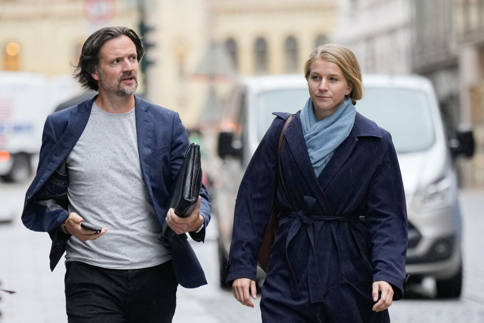 KrFs nestledere Dag-Inge Ulstein og Ida Lindtveit Røse på vei inn til sentralstyremøtet.
 Foto: Heiko Junge / NTB
