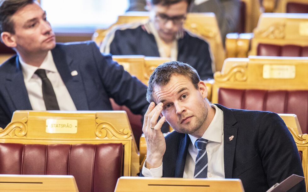 Barne- og familieminister Kjell Ingolf Ropstad (KrF) er frustrert over at opposisjonen synes at alkoholservering er viktigere enn aktiviteter for barn.
 Foto: NTB