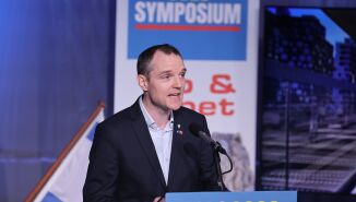 – Det er på tide å flytte tyngdepunktet i norsk politikk