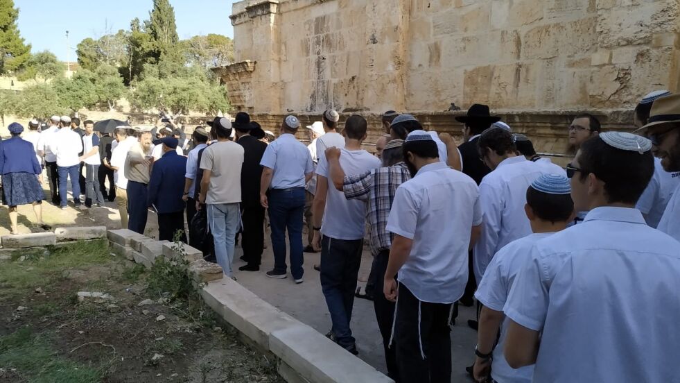 Jøder besøker Tempelhøyden på Jerusalem-dagen.
 Foto: Eitan Cohen/TPS