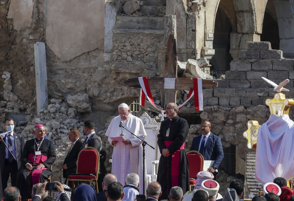 SNAKKER UT: Pave Francis i Vatikanet sier kjønnsskifte er en trussel mot menneskeverdet.
 Foto: Ap