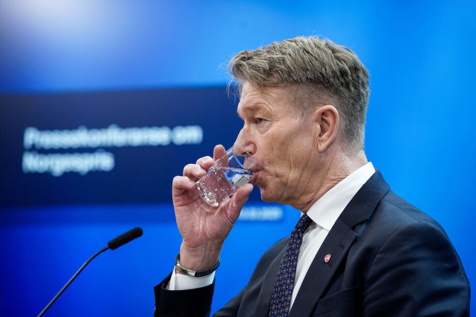 – Det er helt logisk at når du først tar inn et direktiv, skal den nyeste versjonen av det følge etter, sier energiminister Terje Aasland (Ap) om fornybardirektivet.
 Foto: Ole Berg-Rusten / NTB