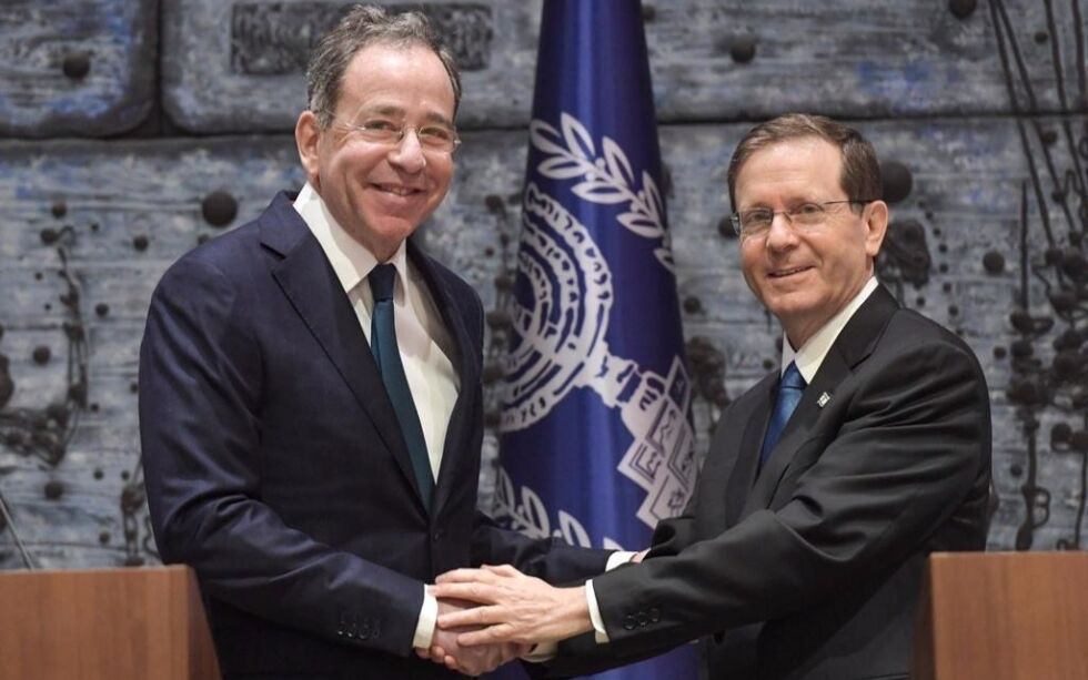 Israels president Isaac Herzog har her offisielt imot USAs nye ambassadør til Israel Thomas Nides.
 Foto: Kobi Gideon/TPS