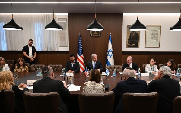 – Det er bare én kraft, Israel, som kjemper mot Iran