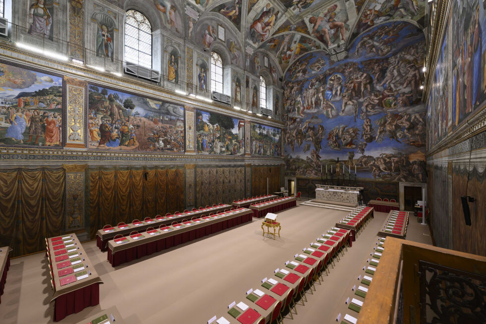 Det sixtinske kapell er rigget til for konklave.
 Foto: Vatican Media via AP/NTB