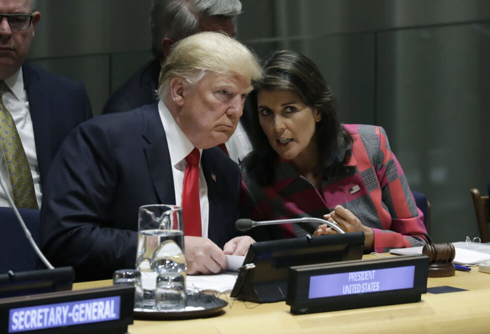 Nikki Haley og Donald Trump under et møte i FNs generalforsamling, 24. september 2018.
 Foto: AP Photo/Evan Vucci, arkiv/NTB.