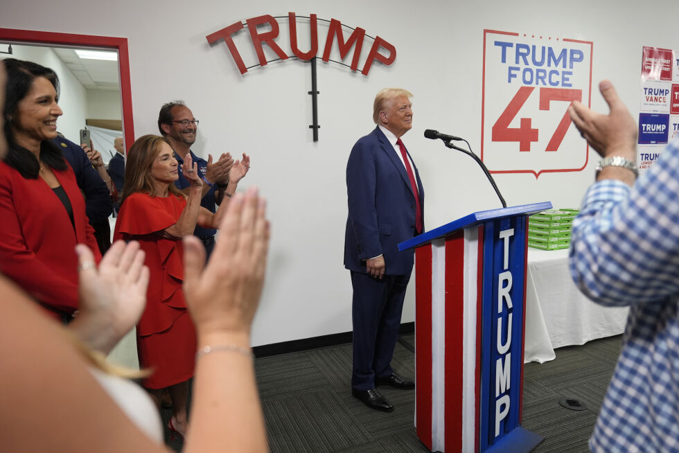 PÅ KAMPANJE: Presidentkandidat Donald Trump talte under et stopp på et valgkampkontor mandag i Roseville, Michigan.
 Foto: NTB/AP