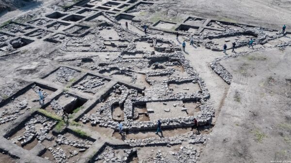 Stor 5.000 år gammel by oppdaget i Israel