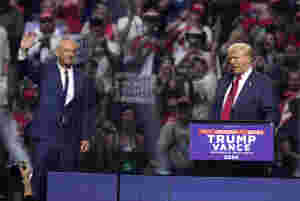 Kennedy jr. med Trump-støtte fra scenen i Arizona