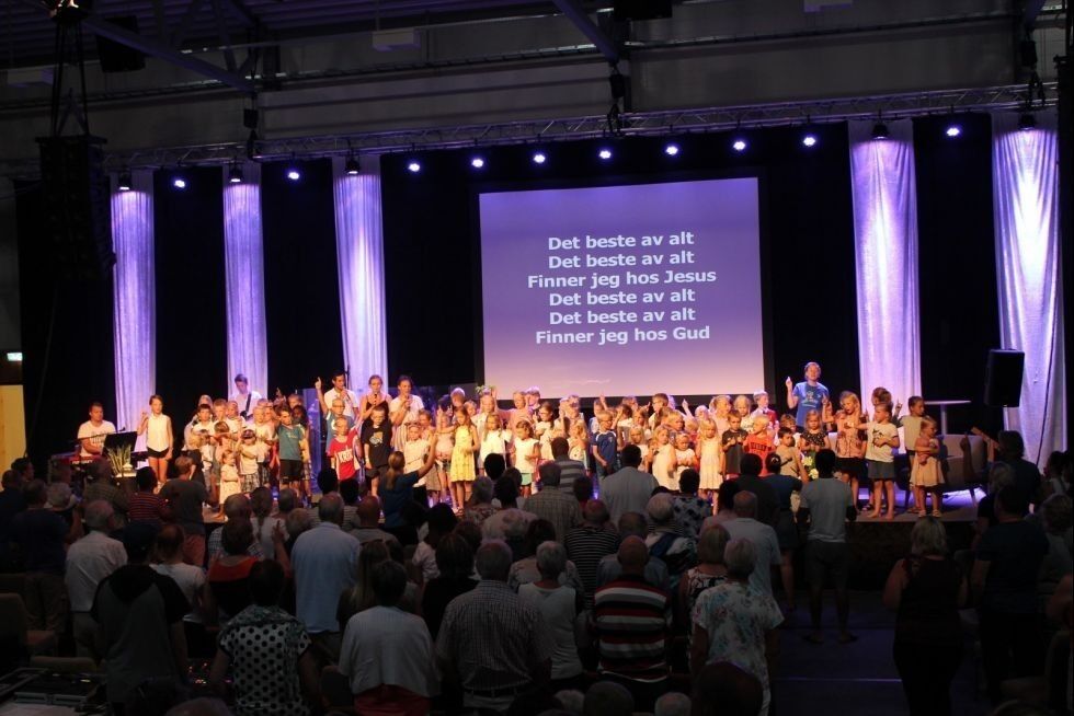 BIBELCAMP: Flere tusen tilbringer vanligvis ferien i Lyngdal, og møtene er godt besøkt. Bildet er fra sommeren 2018.
 Foto: Trine Overå Hansen