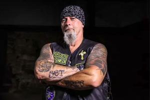 Var satanist i 33 år - nå er han kristen pastor