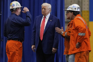 Trump sier han vil doble ståltollen til 50 prosent