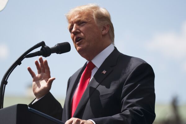 – Folket i Polen, folket i Amerika og folket i Europa roper ut: «Vi vil ha Gud!»